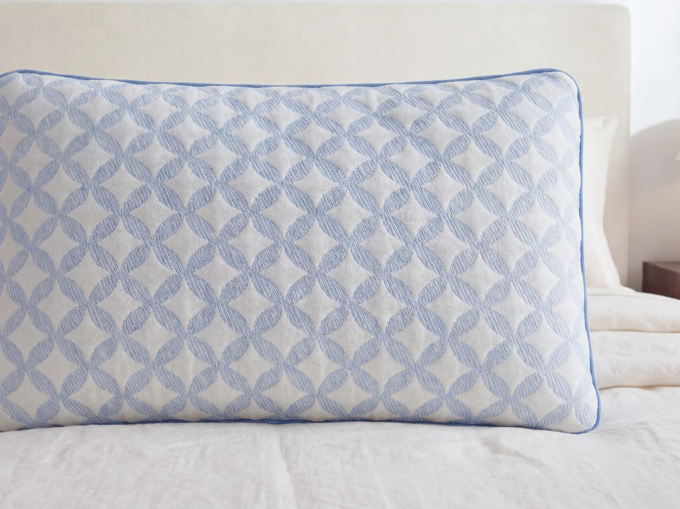 Helix-Pillow-CoolingMemoryFoam-Carousel-2_jvumsm