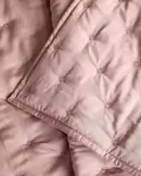 Quince quilt set closeup